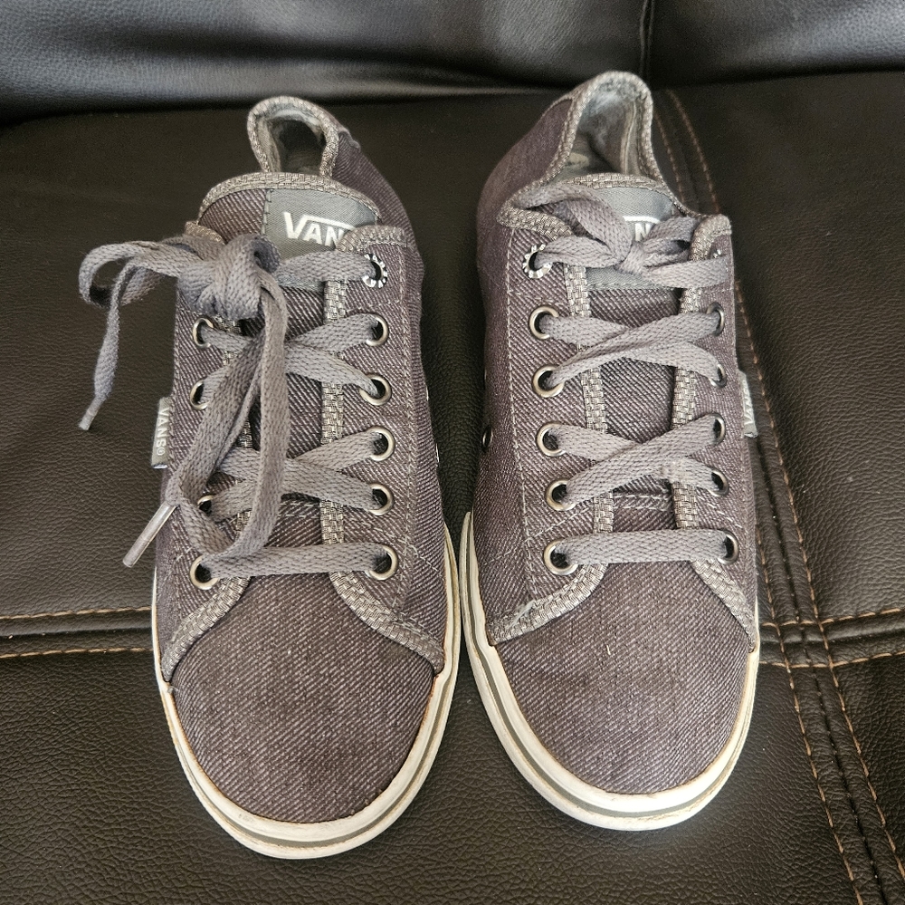 Vans dark Gray lace up low top sneakers women's size 6 sneakers